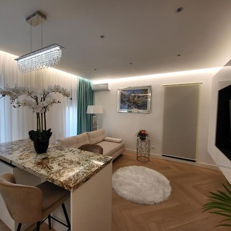 Grozavesti Luxury Apartment With 2 Rooms Bukarest Exterior foto